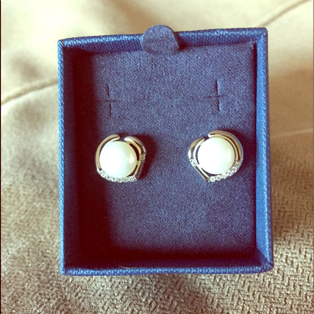 Sterling Pearl Earrings